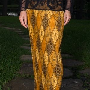 *SOLD* Batik pleated stretch long skirt